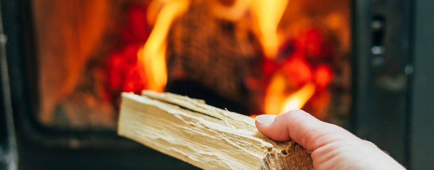 Start a fire. Photo.