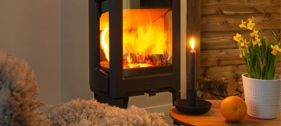 Jøtul F 163 black wood burning stove with Easter decor