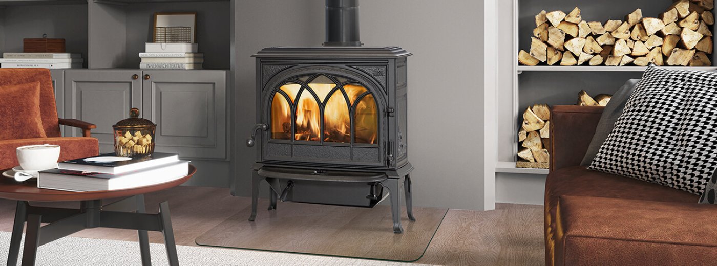 Jøtul F 400 ECO black wood stove in modern gray living room